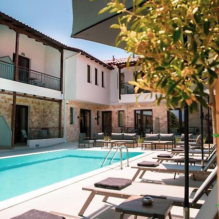 Iades Suites Афітос Екстер'єр фото