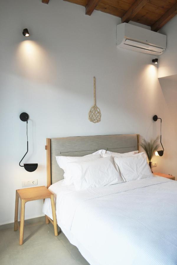 Iades Suites Афітос Екстер'єр фото
