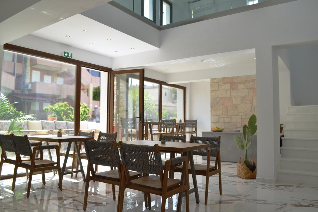 Iades Suites Афітос Екстер'єр фото