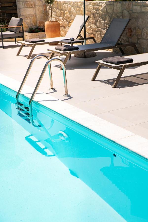 Iades Suites Афітос Екстер'єр фото
